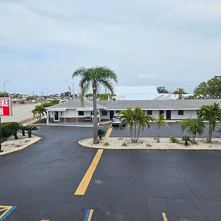 Deluxe Inn - Sarasota